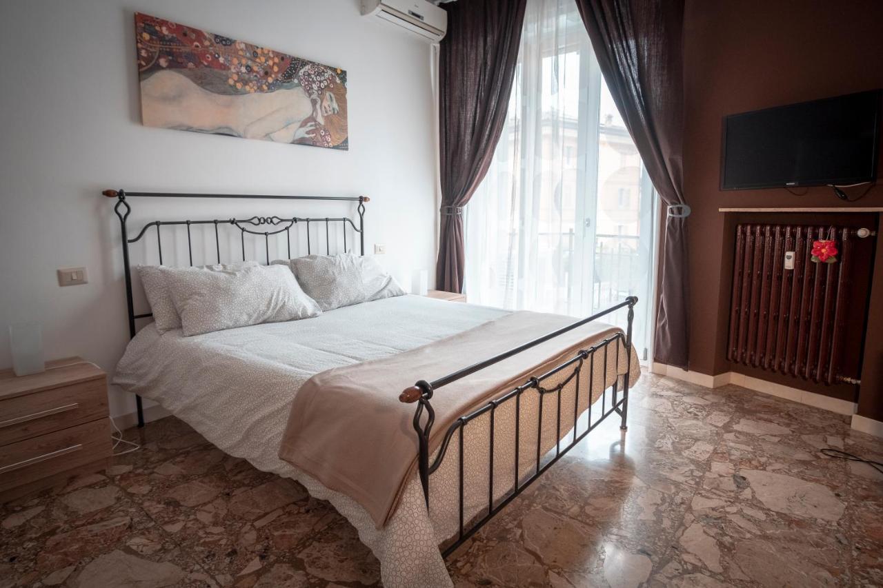 Civico 8 B&B - Appartamento 파르마 외부 사진