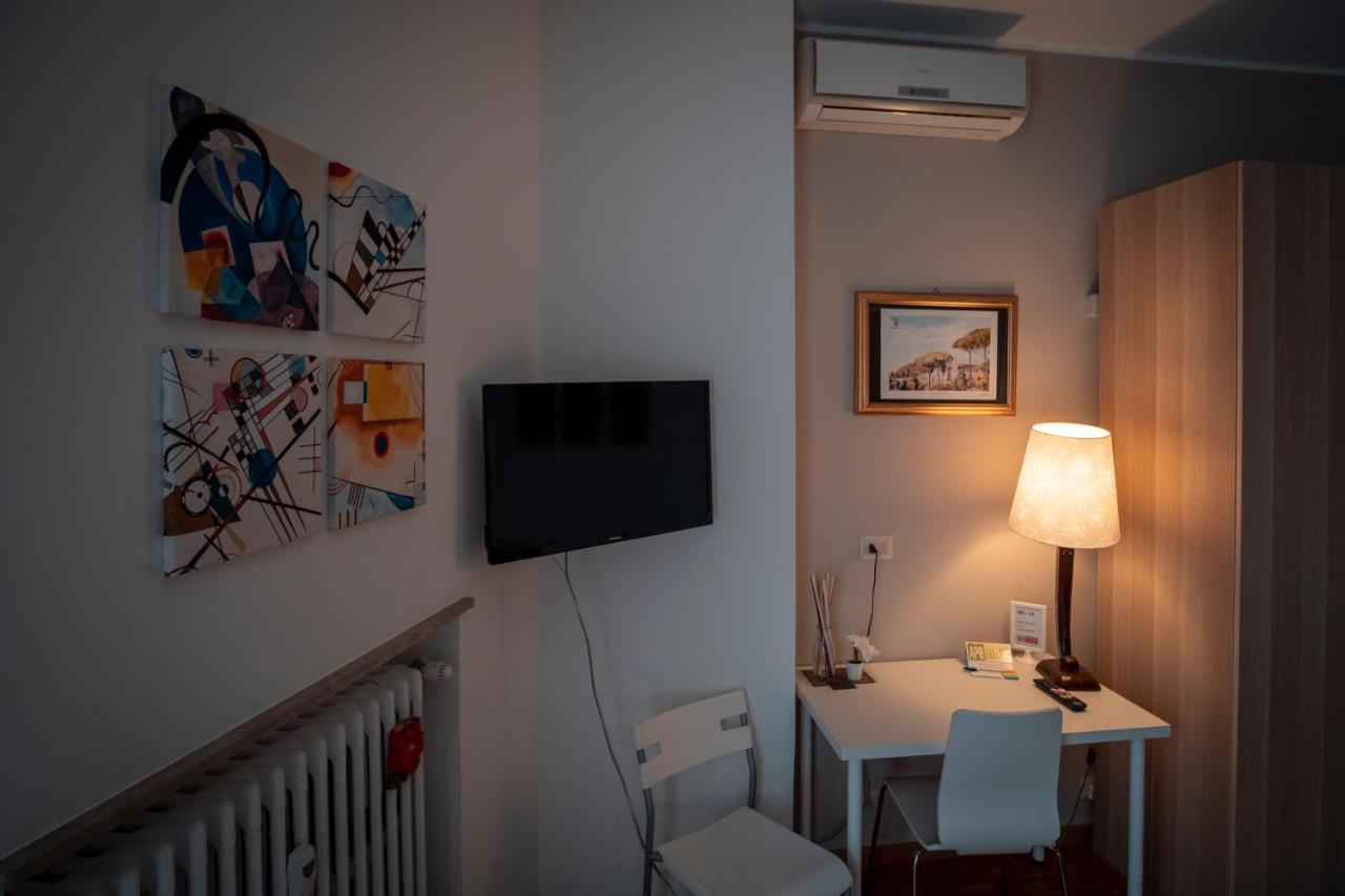 Civico 8 B&B - Appartamento 파르마 외부 사진